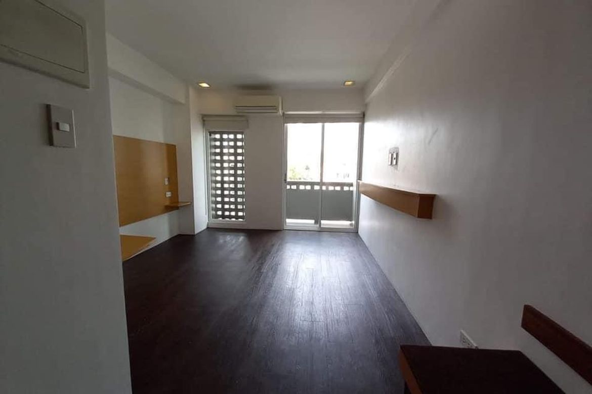 Shophouse for Sale in Urdaneta, Makati City near MRT-3 Buendia – photo 3